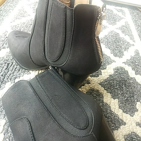 Adrienne Vitadini ankle boots size 6.5 - Picture 4 of 6